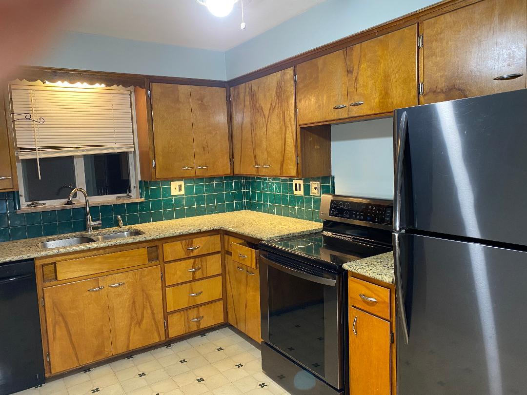 Primary Photo - 704 Fairlawn Dr