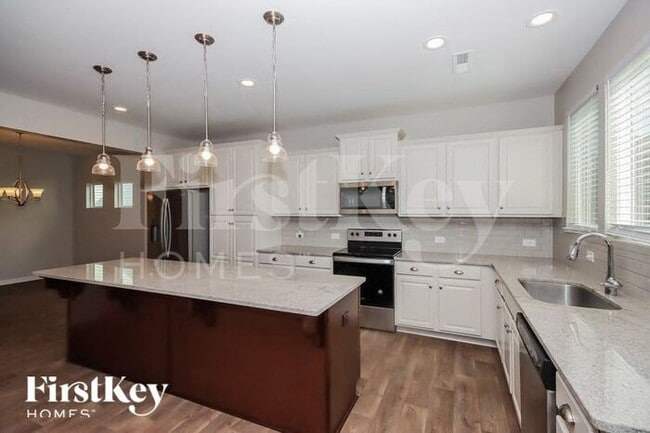 Building Photo - 155 Parkmont Dr