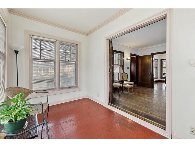 Foto del edificio - 3829 Chowen Ave S