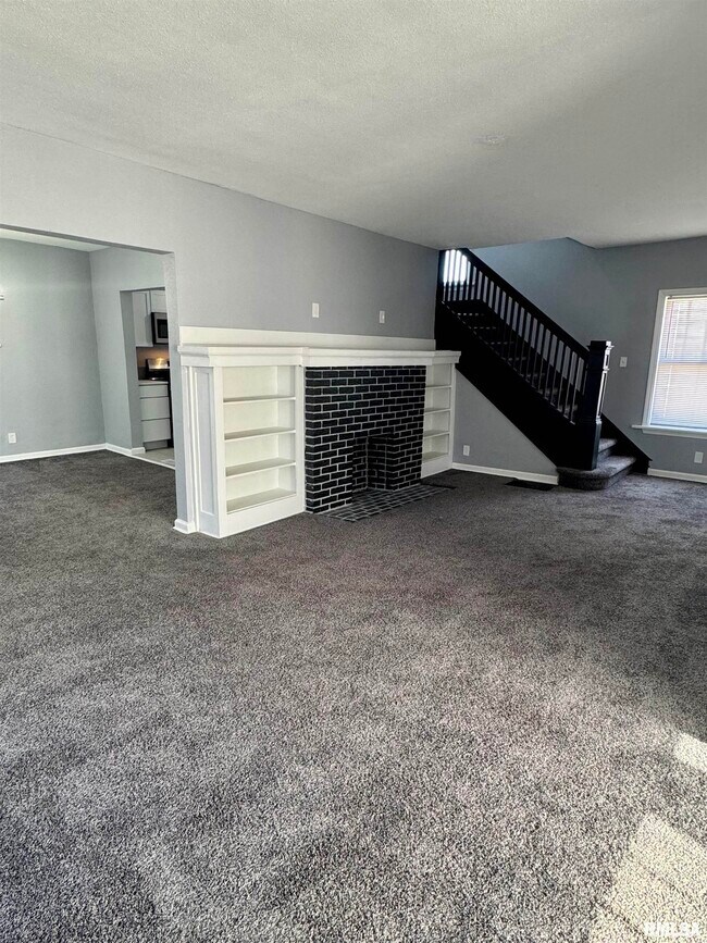 Building Photo - 1215 18th Ave