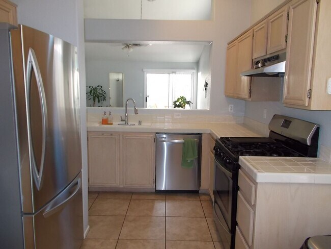 Building Photo - Beautiful 1-Story Home Near Desert Shores ...