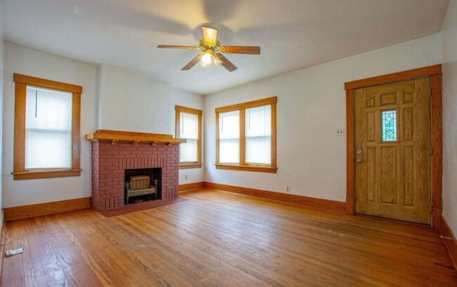 Building Photo - 1209 S 55th St