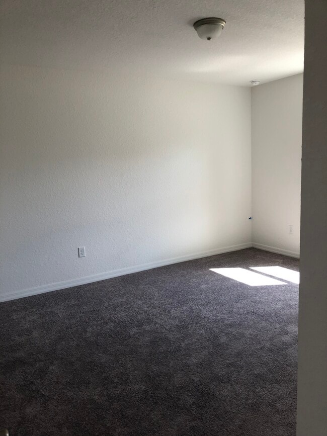 Building Photo - 15112 SE 94th Ter