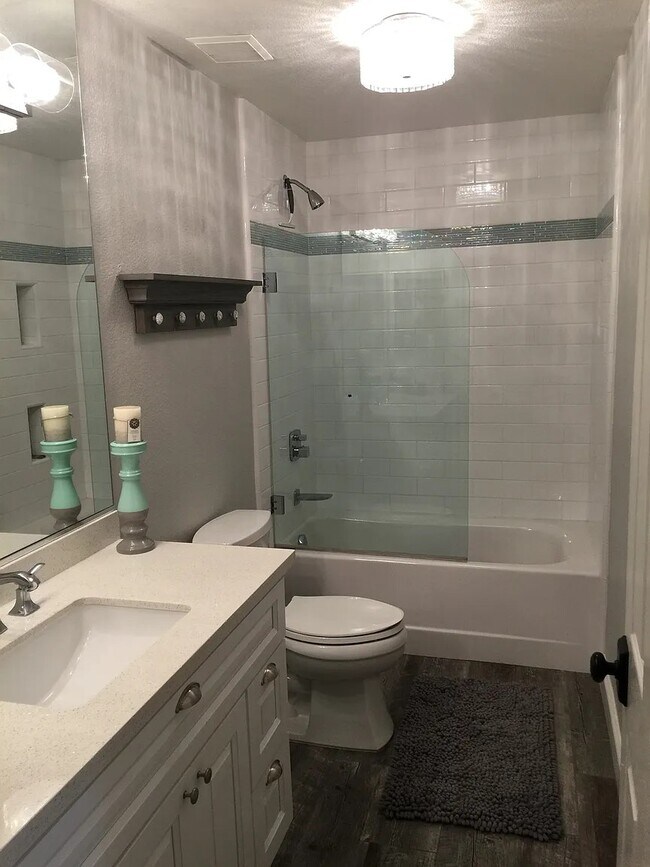 Foto del edificio - 190 San Tropez Dr