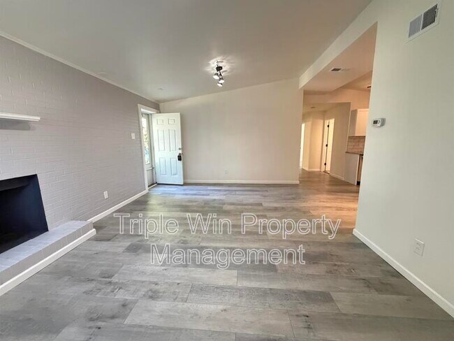 Foto del edificio - 8301 Pepperidge Dr