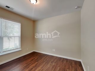 Foto del edificio - 1614 Deer Meadows Dr