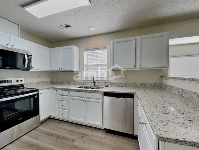 Foto del edificio - 5640 Regent Village Dr