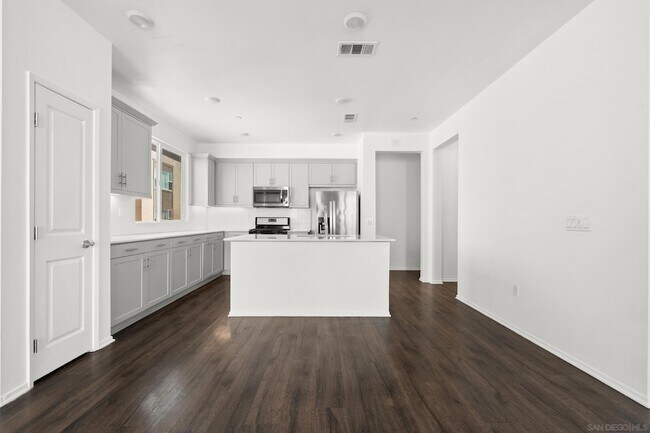 Building Photo - 1207 Paseo Seashore