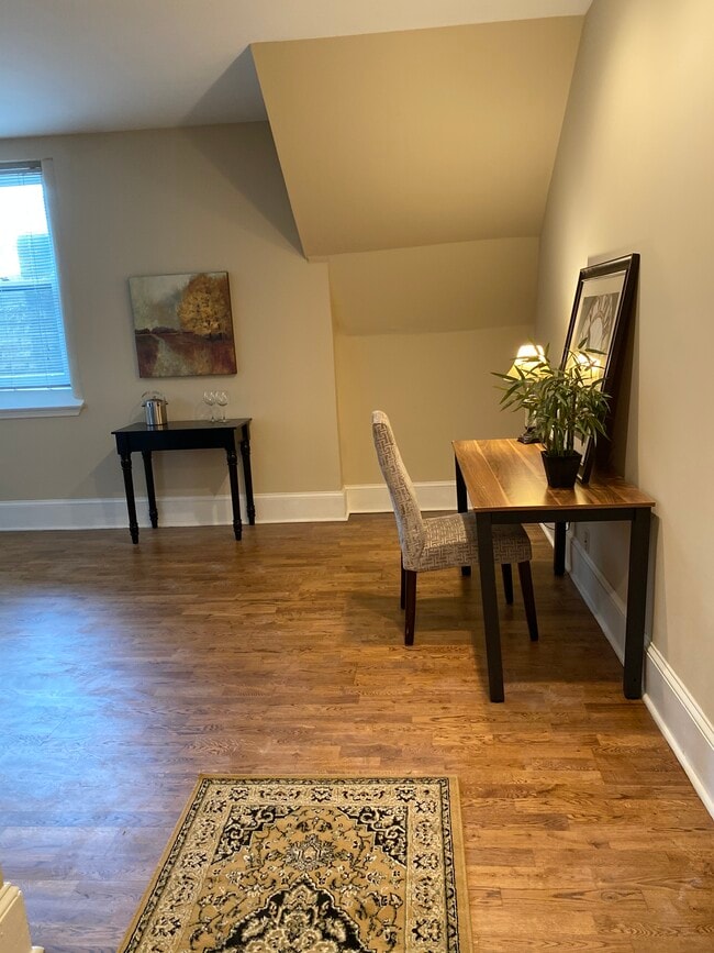 Foto del edificio - 803 E 6th St