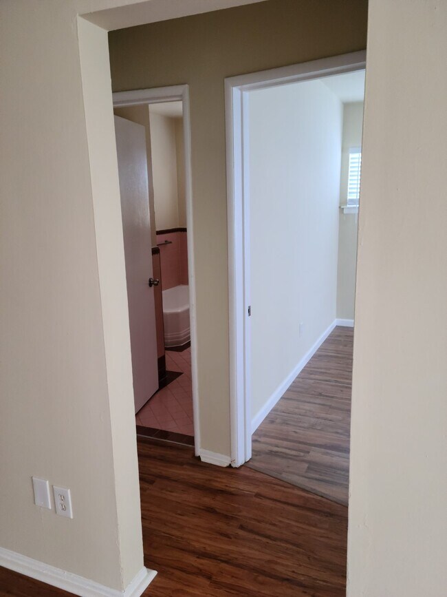 Foto del edificio - 1745 N Kingsley Dr