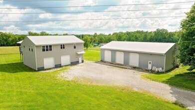 Building Photo - 4695 N State Rd 43