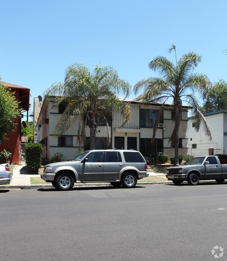 Building Photo - 214 S Serrano Ave