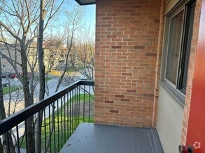 Building Photo - 3446 Av Maricourt