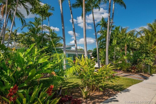 Foto del edificio - 1119 N M St