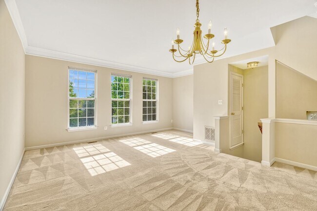 Building Photo - Beautiful End Unit Townhome, close to Rest...