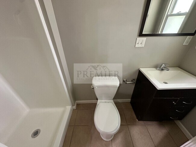 Foto del edificio - 4621 Terrace St