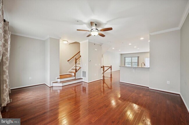 Foto del edificio - 907 Susan Cir