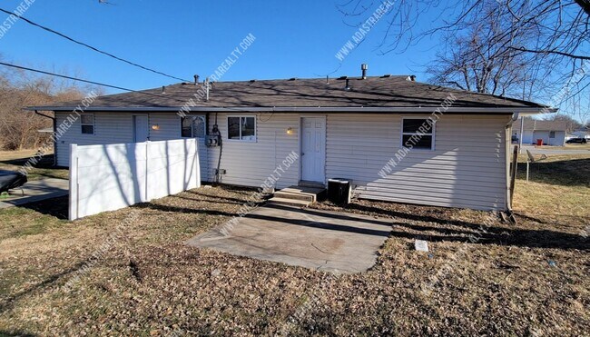 Building Photo - Remodeled Duplex in Independence-Available...