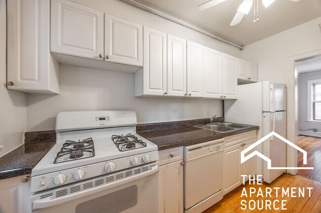 Foto del edificio - 925 Forest Ave