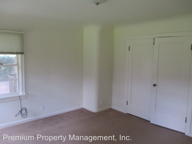 Building Photo - 5 br, 3 bath House - 1505 High St SE