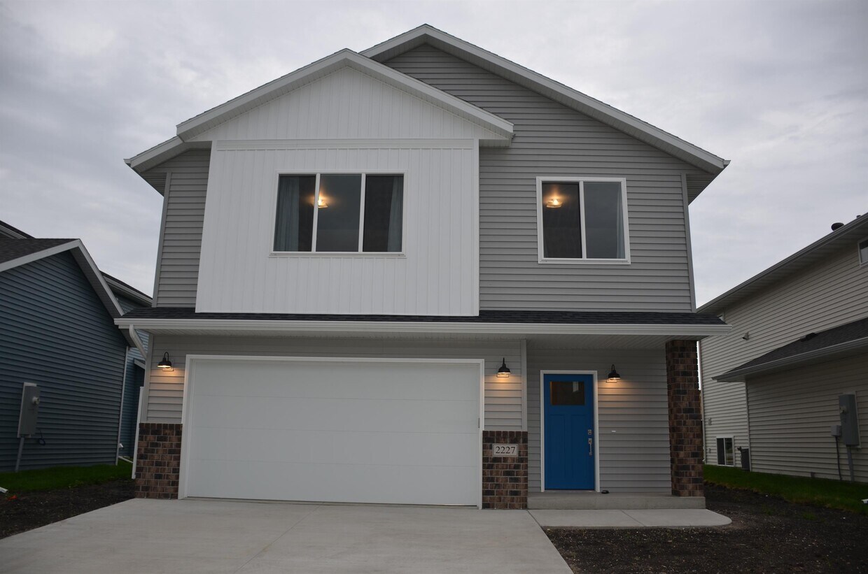 7419 23rd St S, Briarwood, ND 58104 House for Rent in Briarwood, ND