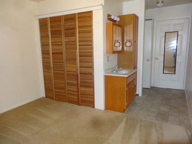 Building Photo - 1375 Grant Ave