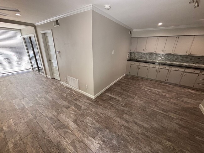 Photo - Great Location! House