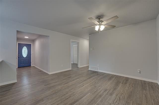 Building Photo - 906 Foxe Basin Dr