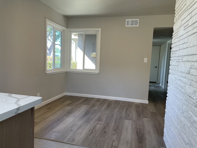 Dining room - 268 Krismer St