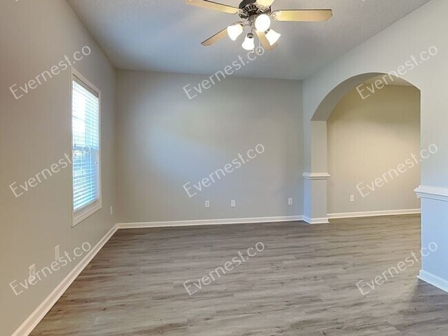 Building Photo - 8627 Thomas Rd