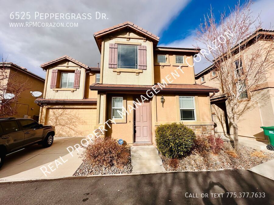 Foto principal - Great Spanish Springs home with view!