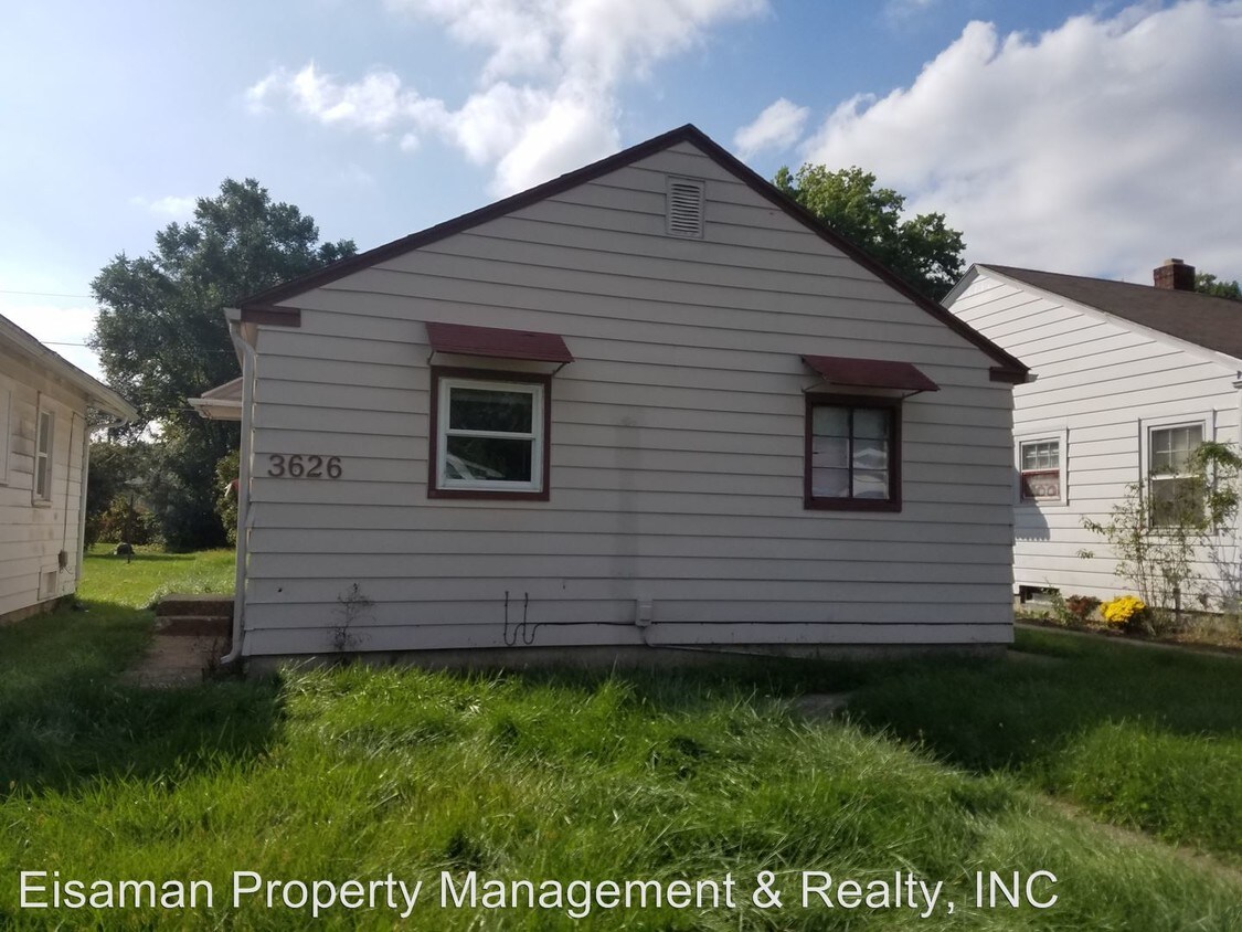 3626 Robinwood Dr, Fort Wayne, IN 46806 House for Rent in Fort Wayne
