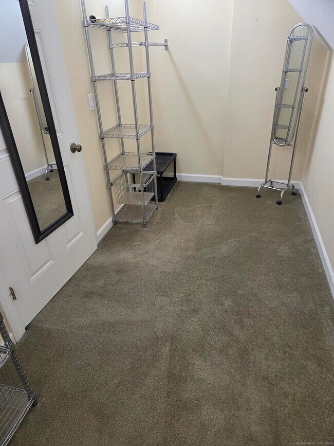 Foto del edificio - 216 Wells Rd