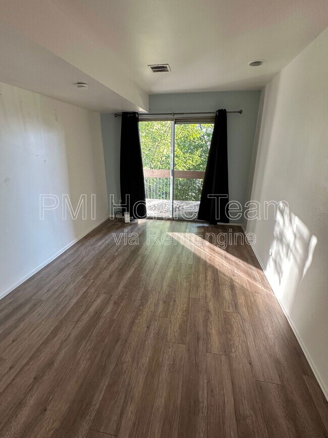 Foto del edificio - 424 N Center St