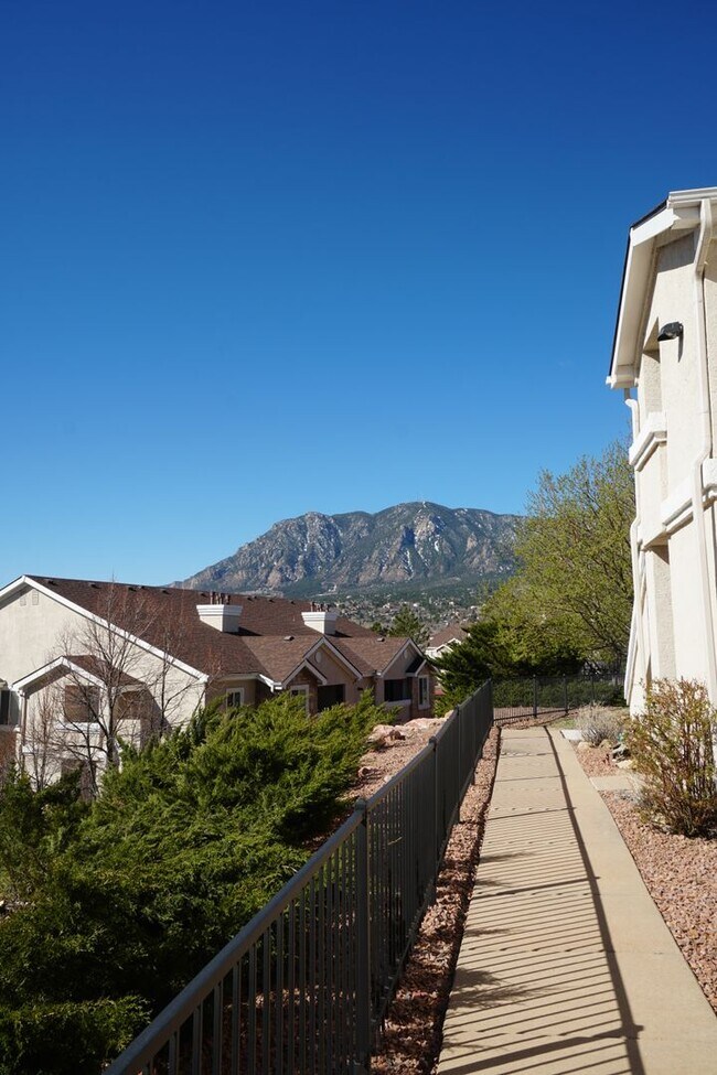 Building Photo - 3895 Strawberry Field Grove, Unit G