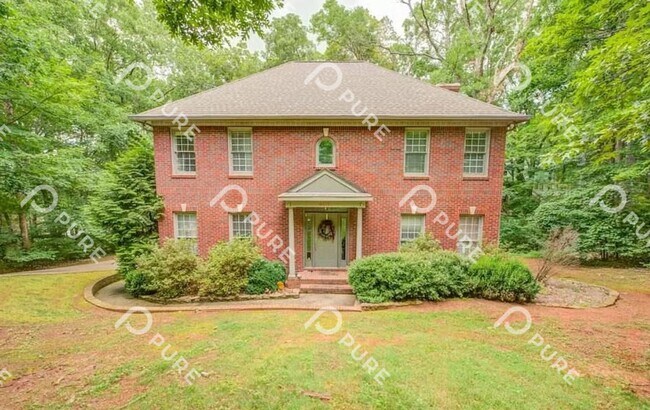 Foto del edificio - 2411 Oakwood Ave NE