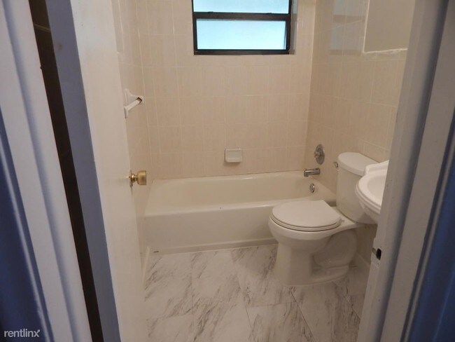 Building Photo - 5900 Barbados Way W