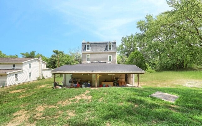 Building Photo - 1127 Cly Rd