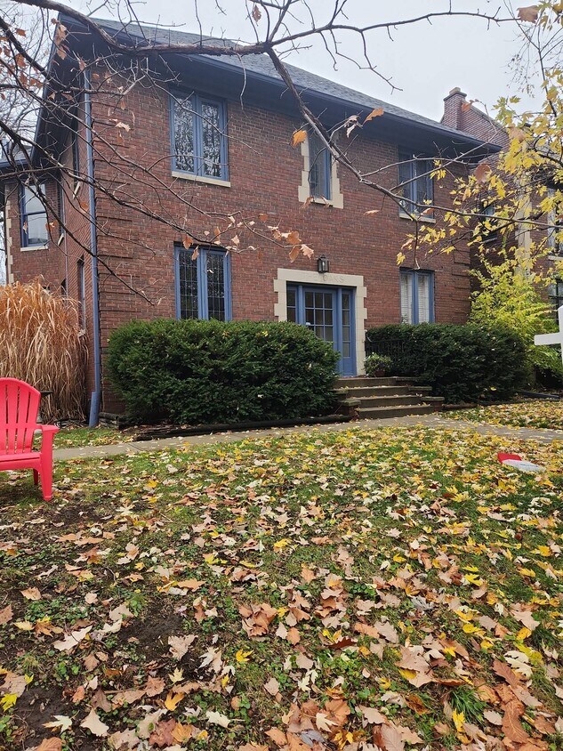 Primary Photo - 1404 Broadway St