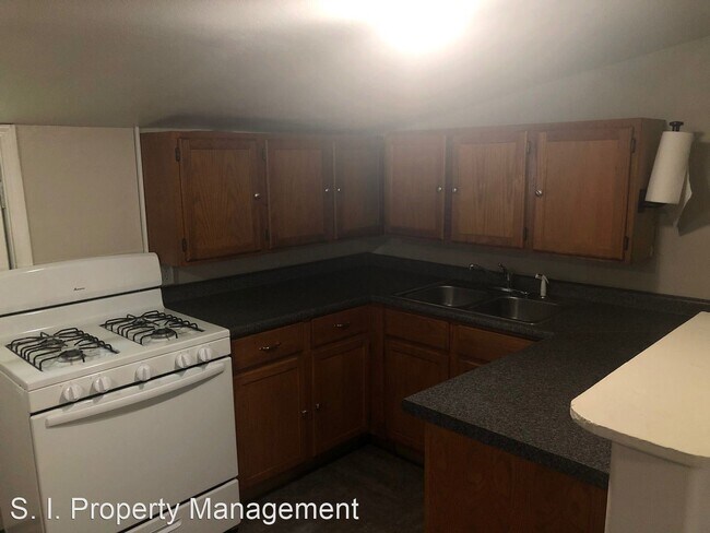 Building Photo - 2 br, 1 bath House - 524 N. Bush Ave.