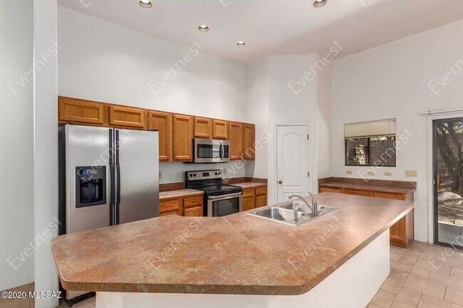 Building Photo - 3158 N Ave Del Clarin