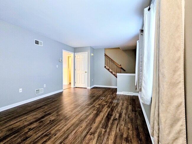 Foto del edificio - 131 Red Stone Cir