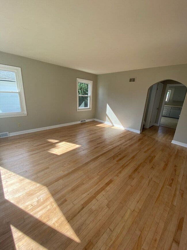Building Photo - 4027 N 62nd St