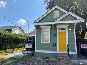 Building Photo - 515 Cadiz St