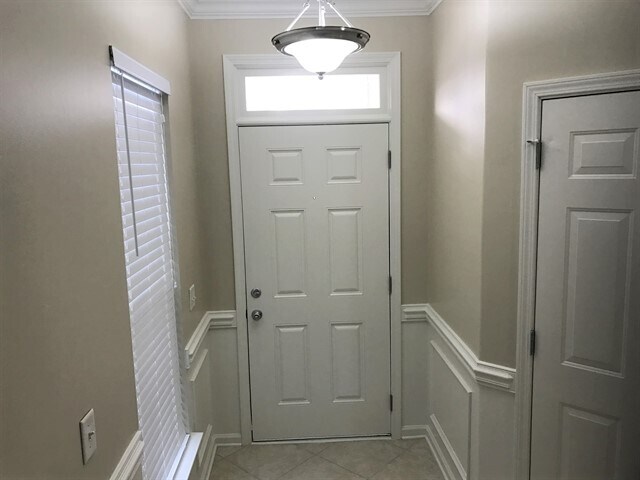 Building Photo - 330 Summer Hill Way