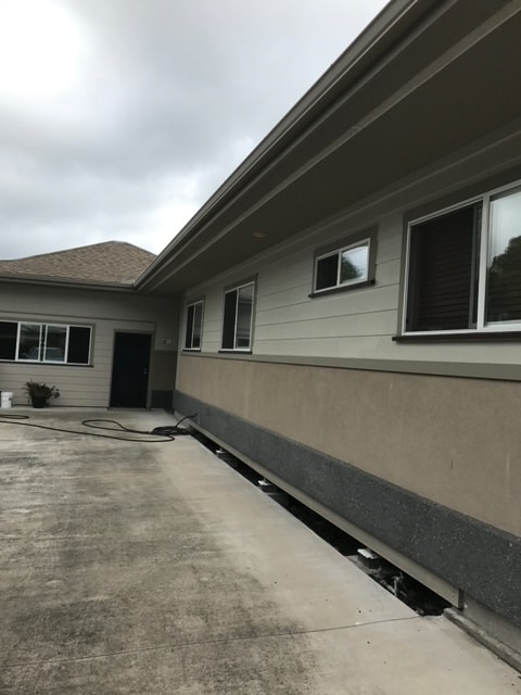 Building Photo - 73-986-986 Kukuinui St