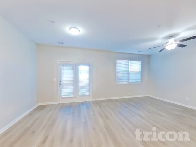 Foto del edificio - 11940 Fuller St