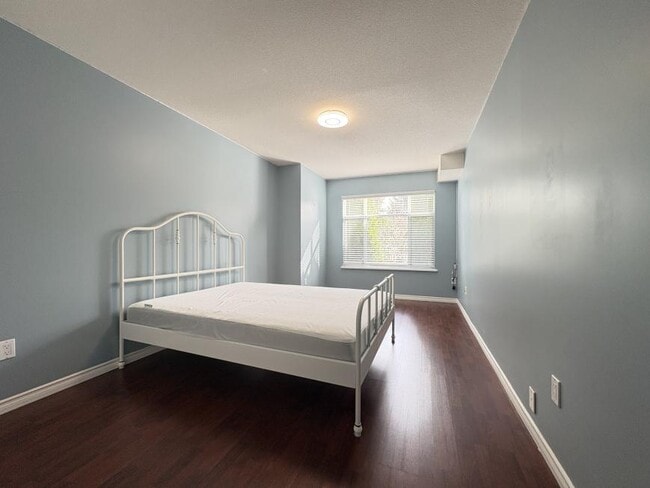 Building Photo - 3 bedroom in Coquitlam BC V3E 3B2