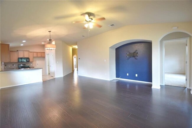Building Photo - 17429 Bridgefarmer Blvd