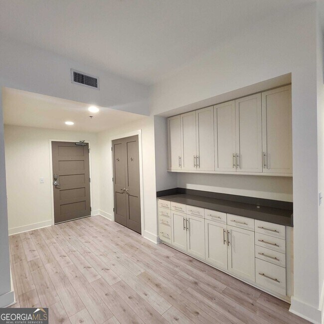 Foto del edificio - 1100 Howell Mill Rd NW